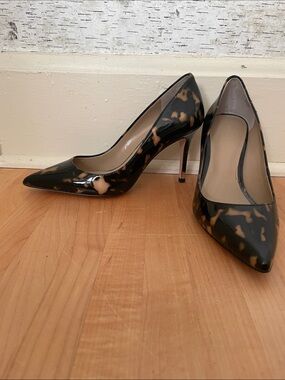 NWOB Ann Taylor tortoise Pointed Toe High Heels in Black and Tan, sz 7M